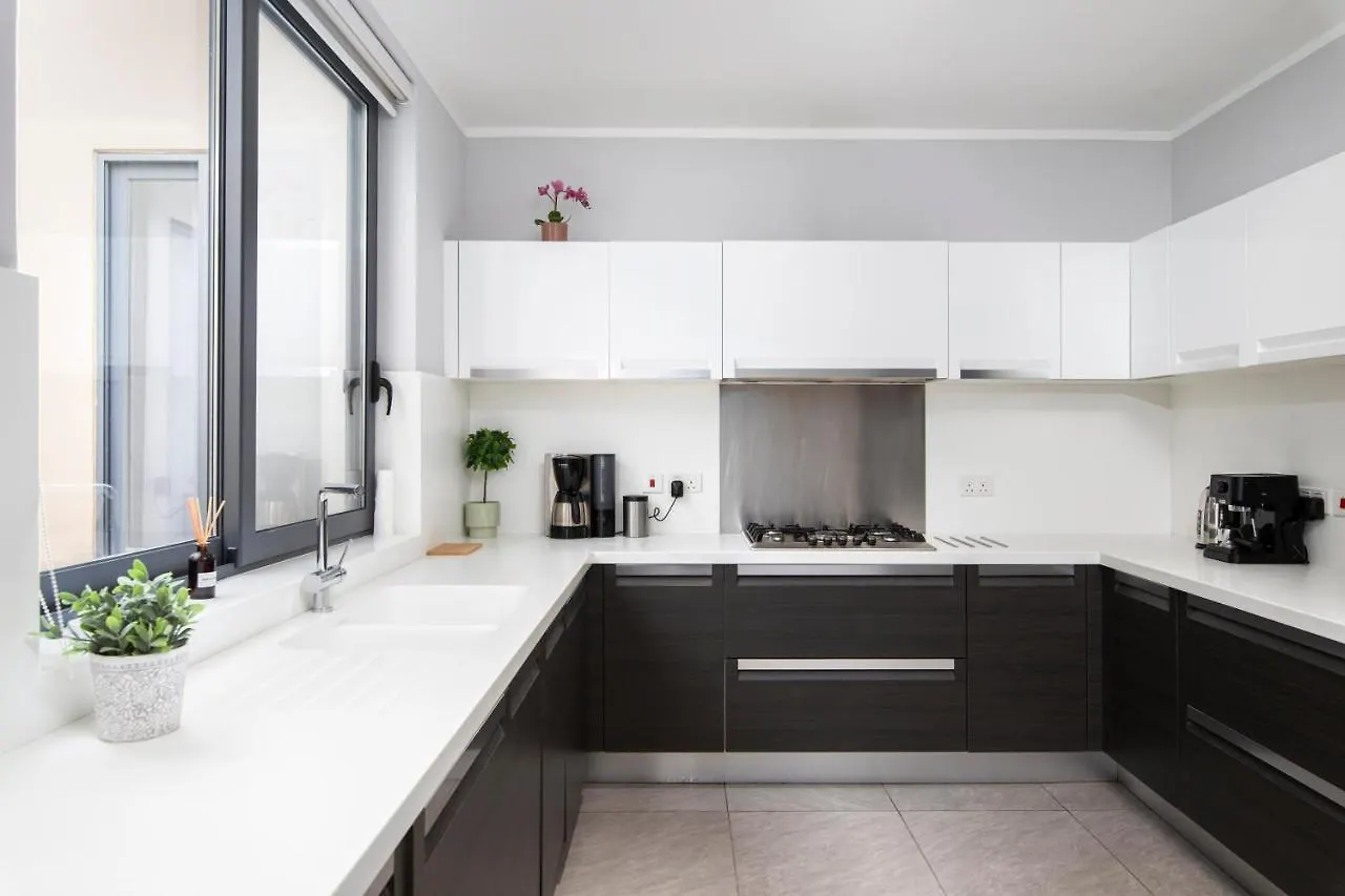 3Br Penthouse With Huge Terrace - Sliema, Triq Trofimu Apartment 0*, Sliema