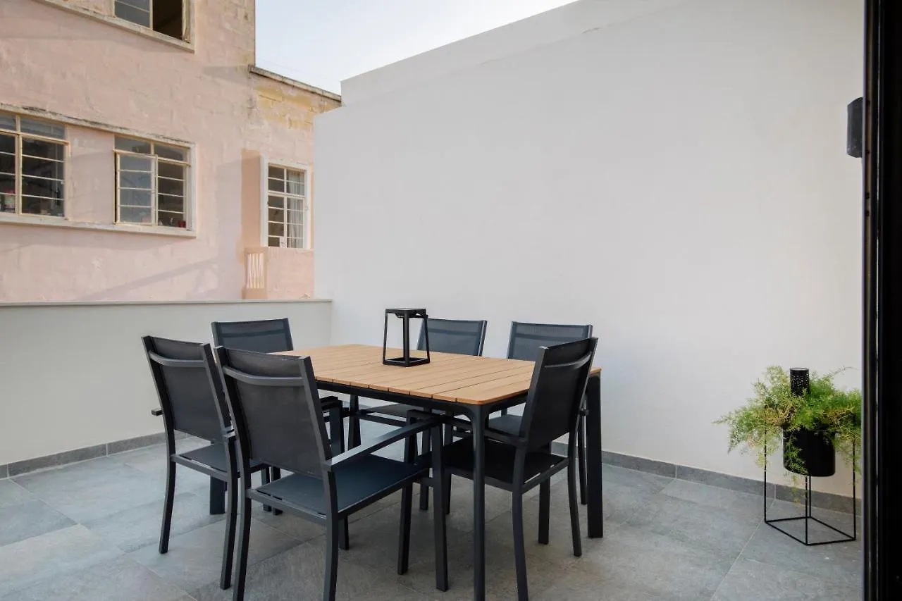 דירות 3Br Penthouse With Huge Terrace - Sliema, Triq Trofimu  סליאמה