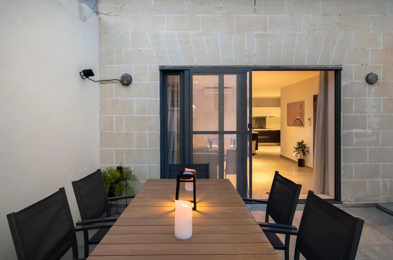 3Br Penthouse With Huge Terrace - Sliema, Triq Trofimu location