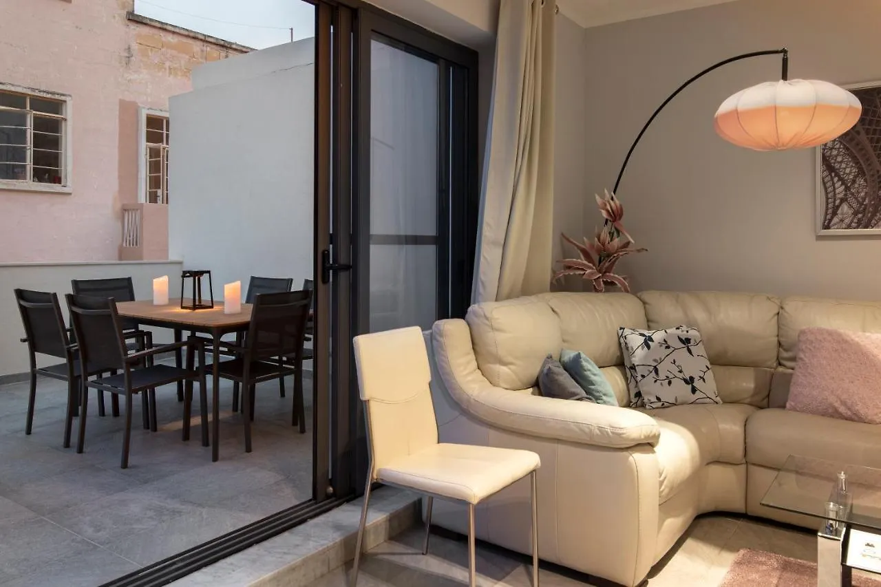 3Br Penthouse With Huge Terrace - Sliema, Triq Trofimu Apartment  Sliema
