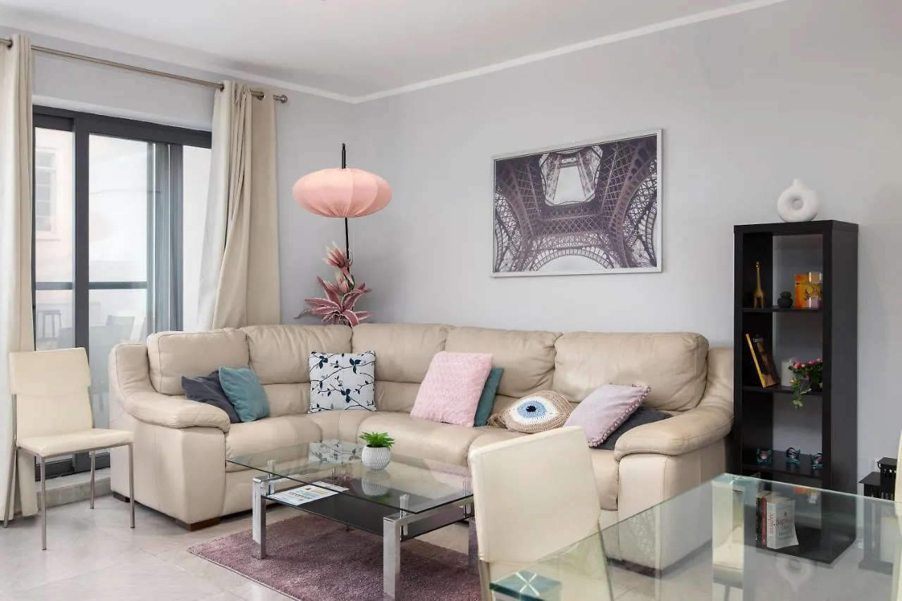 3Br Penthouse With Huge Terrace - Sliema, Triq Trofimu Apartment