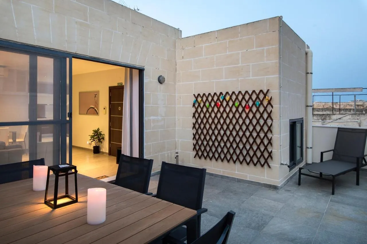 3Br Penthouse With Huge Terrace - Sliema, Triq Trofimu Apartment  Sliema